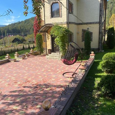 Villa Золото Карпат à Yaremtche Extérieur photo