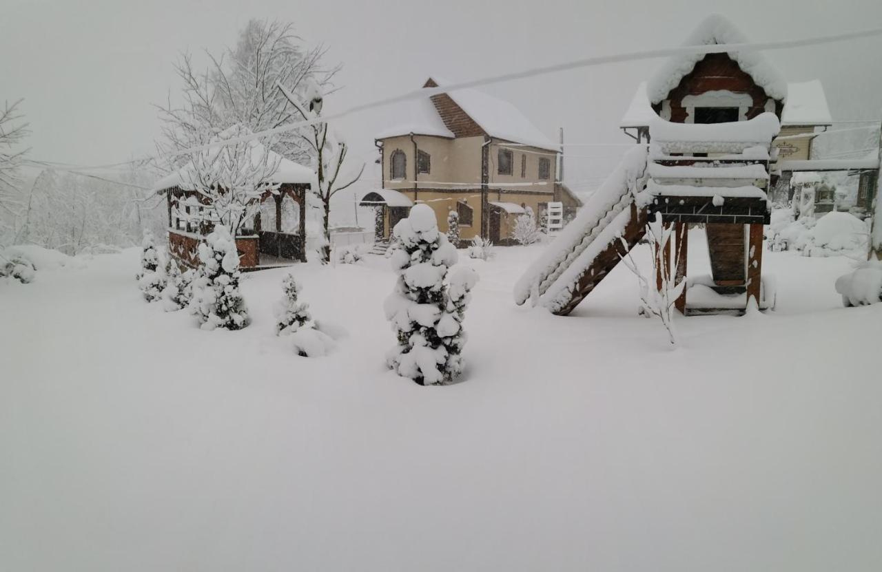 Villa Золото Карпат à Yaremtche Extérieur photo